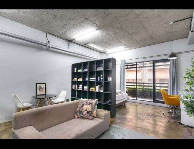 0.5 BEDROOM APARTMENT FOR SALE IN MABONENG